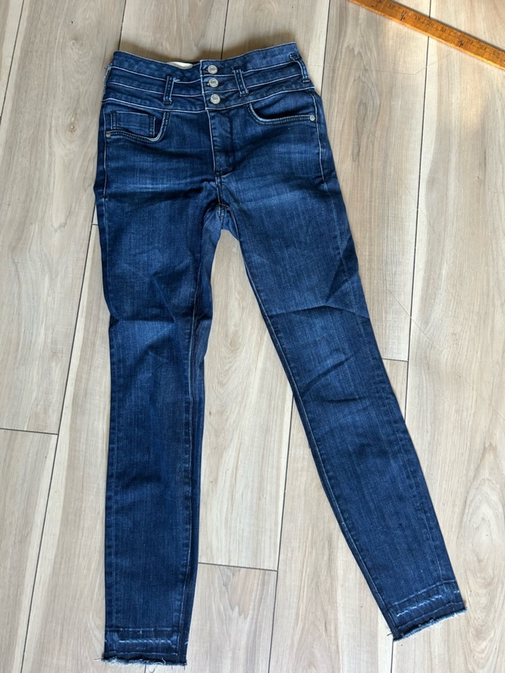 Dark Blue Pilcro Anthropologie skinny high rise distressed Women's Jeans 27x28